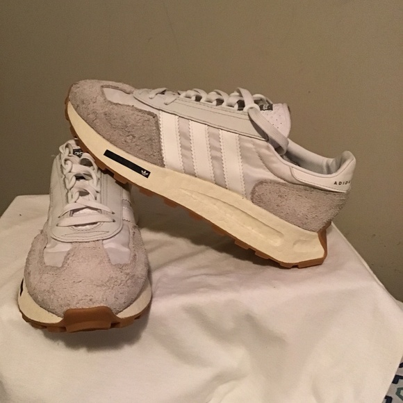 🔥Adidas, men’s size 8, super clean, see photos, new condition, lightweight - Picture 1 of 6